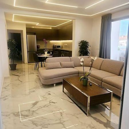Deluxe Apartment Paphos Bagian luar foto