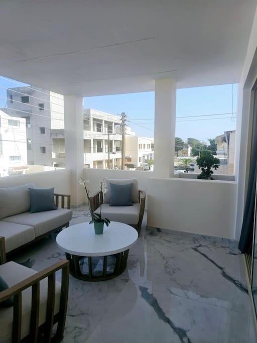 Deluxe Apartment Paphos Bagian luar foto